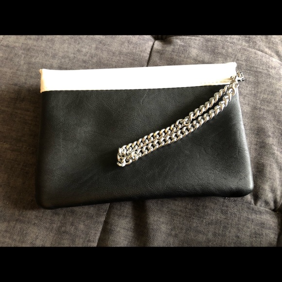 Express wristlet - Picture 2 of 3